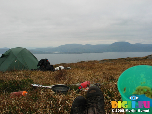 23781 Evening meal in a mug with a view